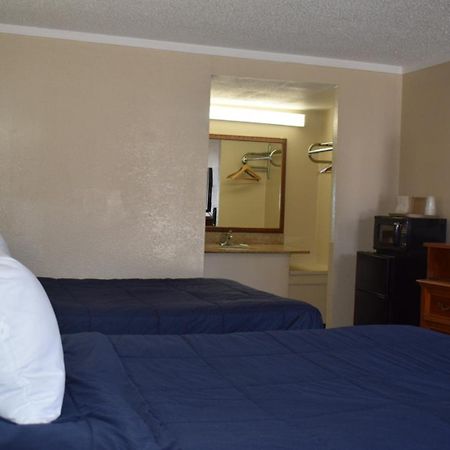 Knights Inn Farmington Hills Ngoại thất bức ảnh